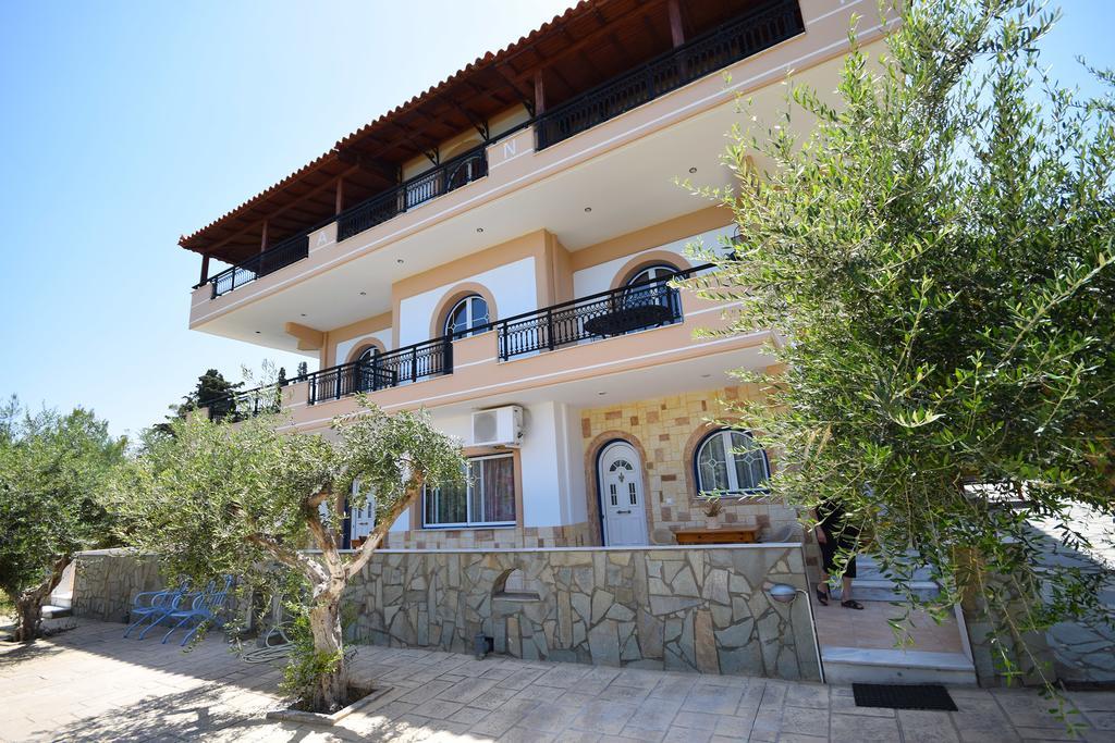 Sofia Apartments Koróni Екстериор снимка